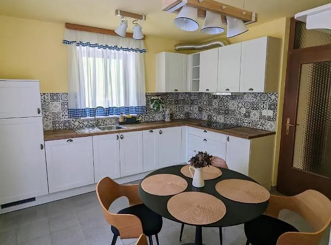 Zakrasnik Apartment *